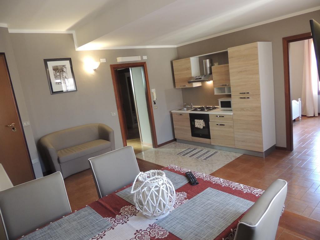 Anfite Apartments Aleardi Peschiera del Garda Luaran gambar