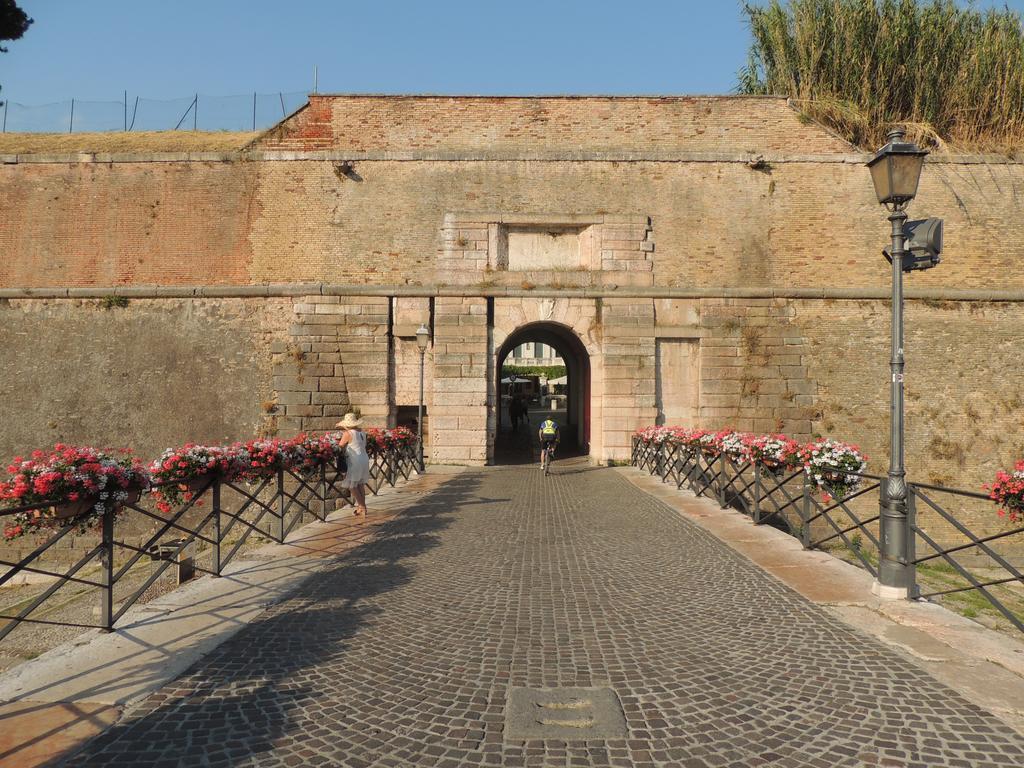 Anfite Apartments Aleardi Peschiera del Garda Luaran gambar